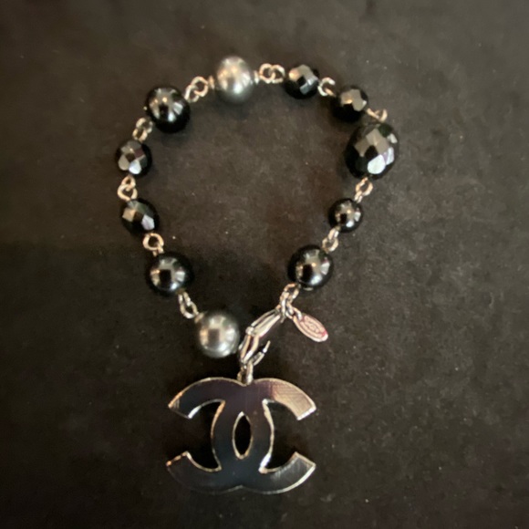 Chanel Black and Gray bracelet - Picture 4 of 5